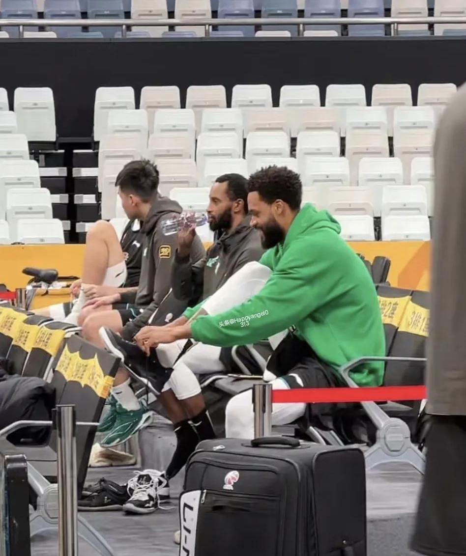 带你走进:NBA训练营的日常训练片段的简单介绍 带你走进:NBA训练营的日常训练片段的简单介绍