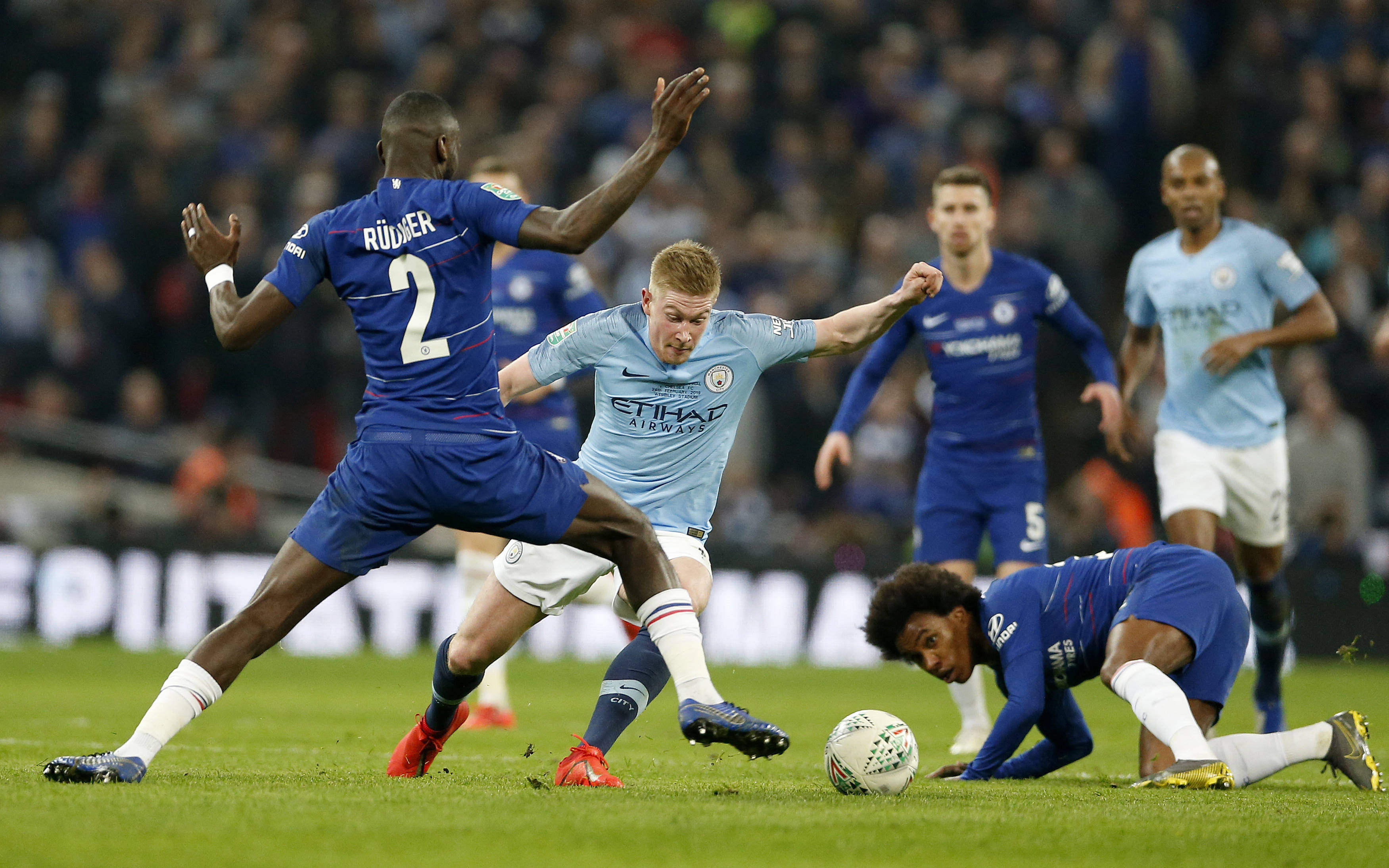 包含足球锦标赛惊人逆转，冠军队伍创历史新高！的词条