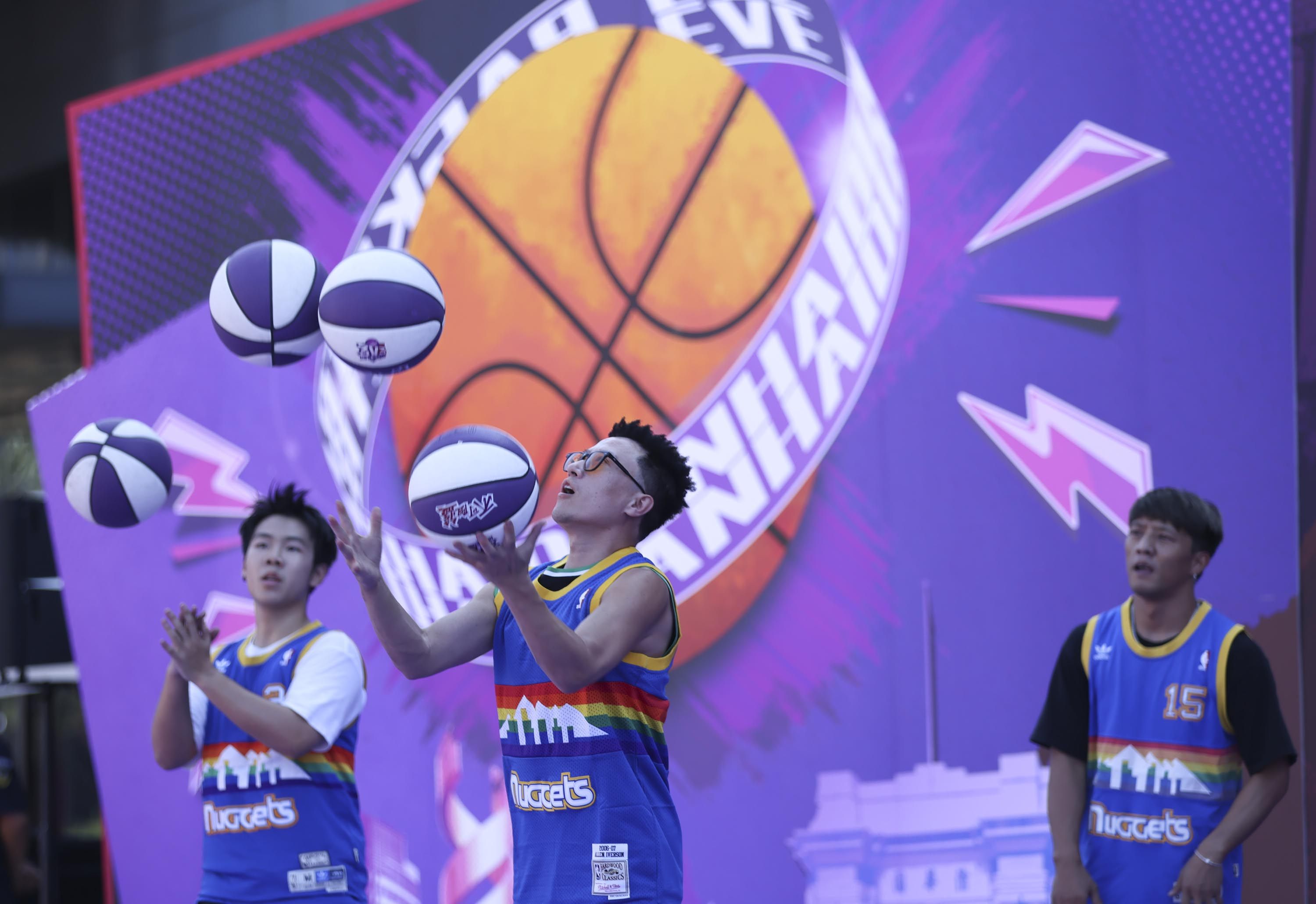 包含青少年“挑战未来”线上线下“篮球+科技”创新大赛在北京火热举行的词条