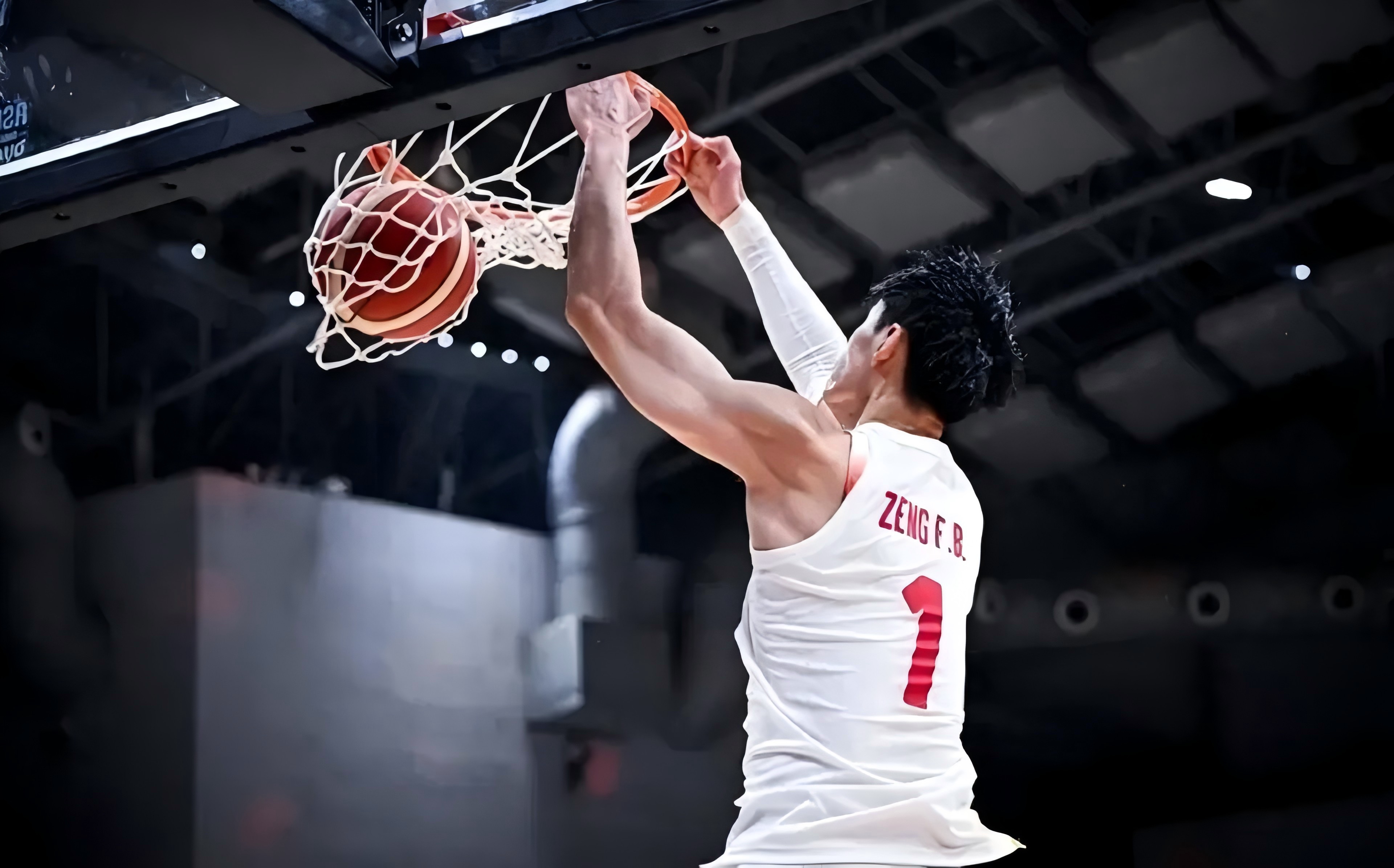 中国男篮海外热身赛展现强大实力，开启新篇章的简单介绍