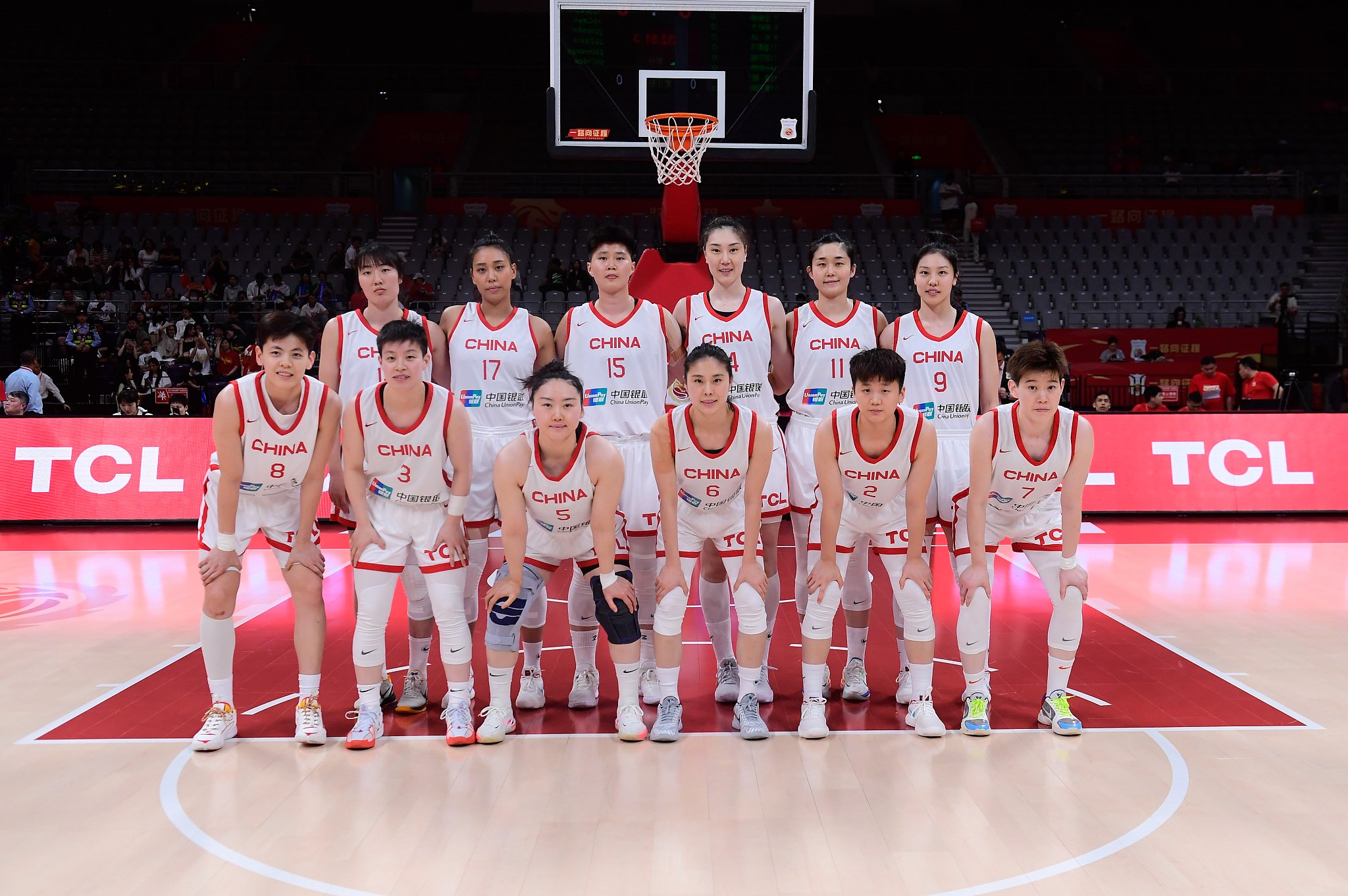 中国男篮海外热身赛展现强大实力，开启新篇章的简单介绍