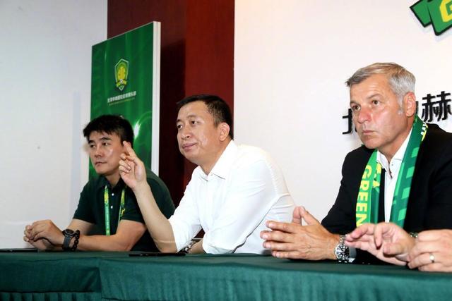 包含赛后采访：队长李明坦言“团队合作是取胜关键”！的词条