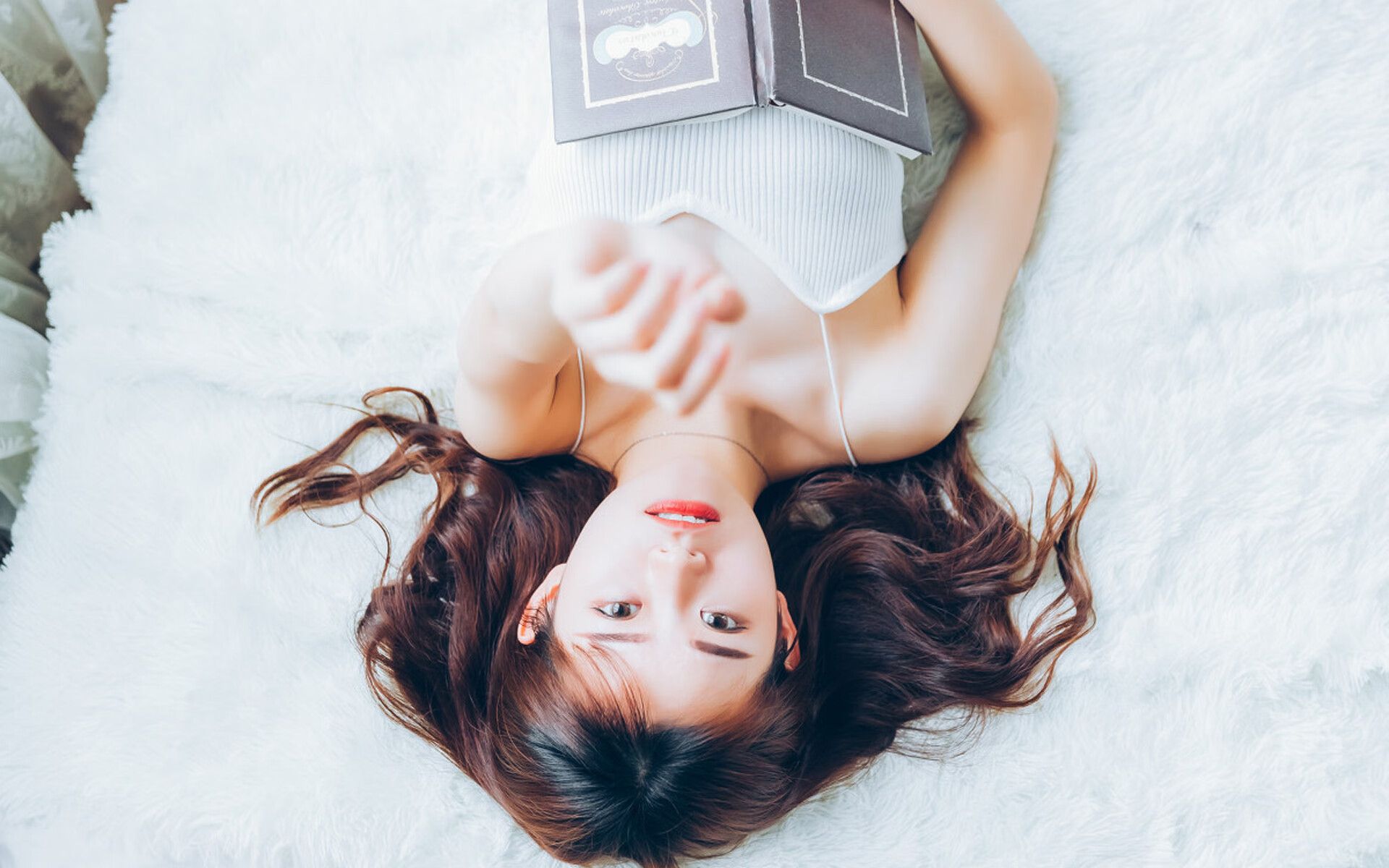 《CS_GO极速对垒，现场气氛火爆点燃》，吃鸡极速对决近战