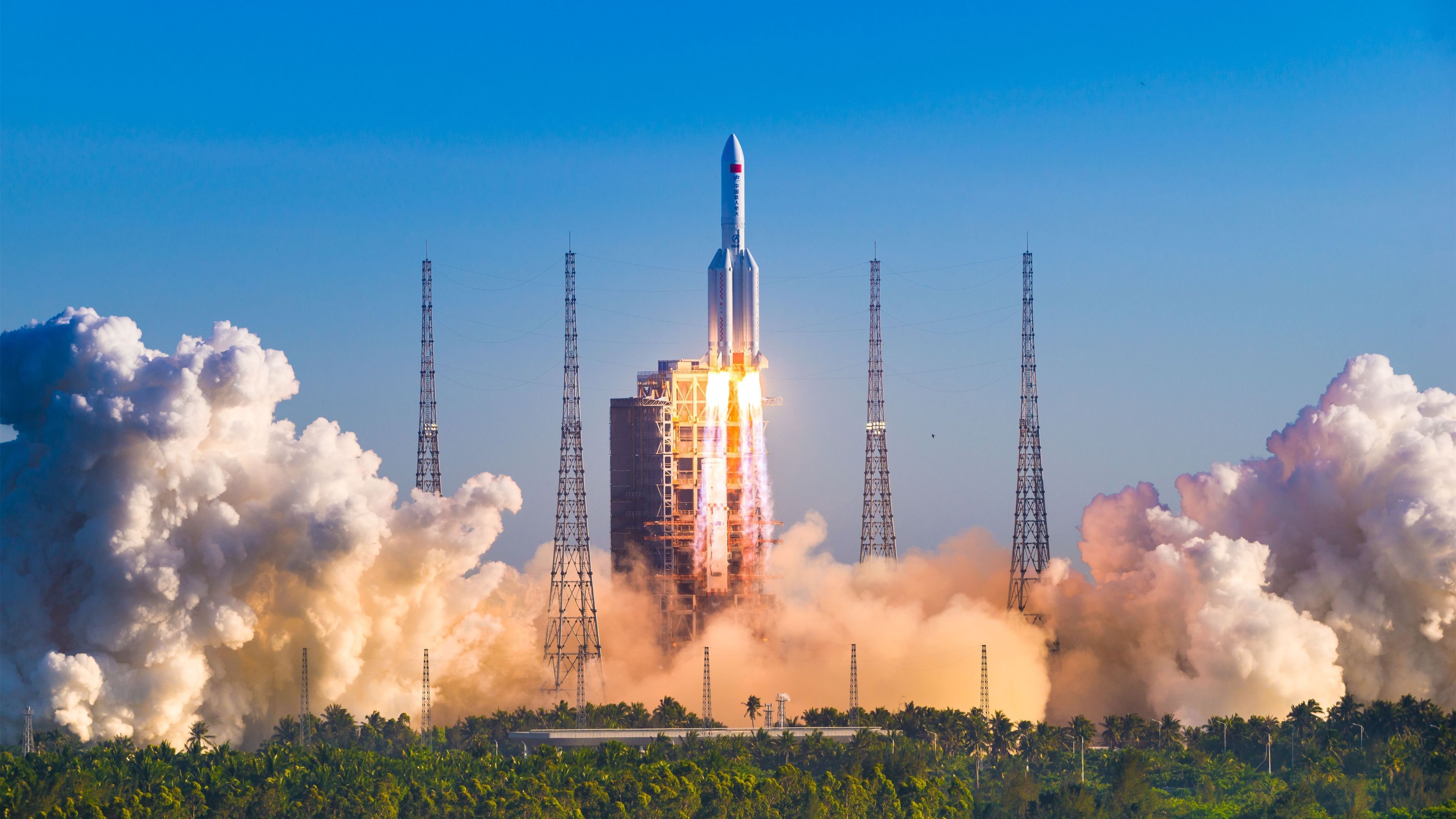 女子马拉松全国赛桂林选手笑傲终点，桂林马拉松冠军