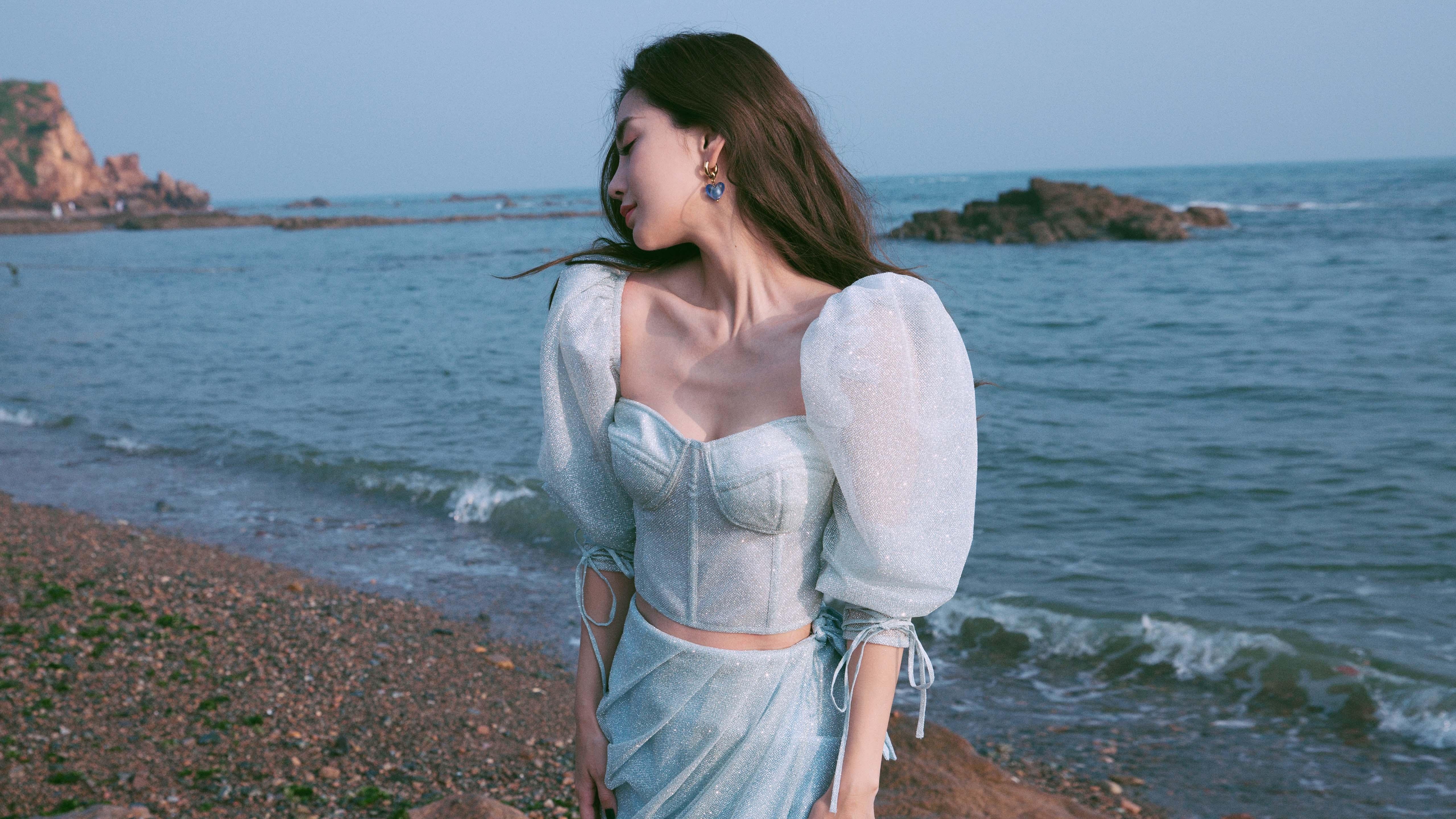 “沙滩赛场热力四射,沙滩手球与合球激烈对决”