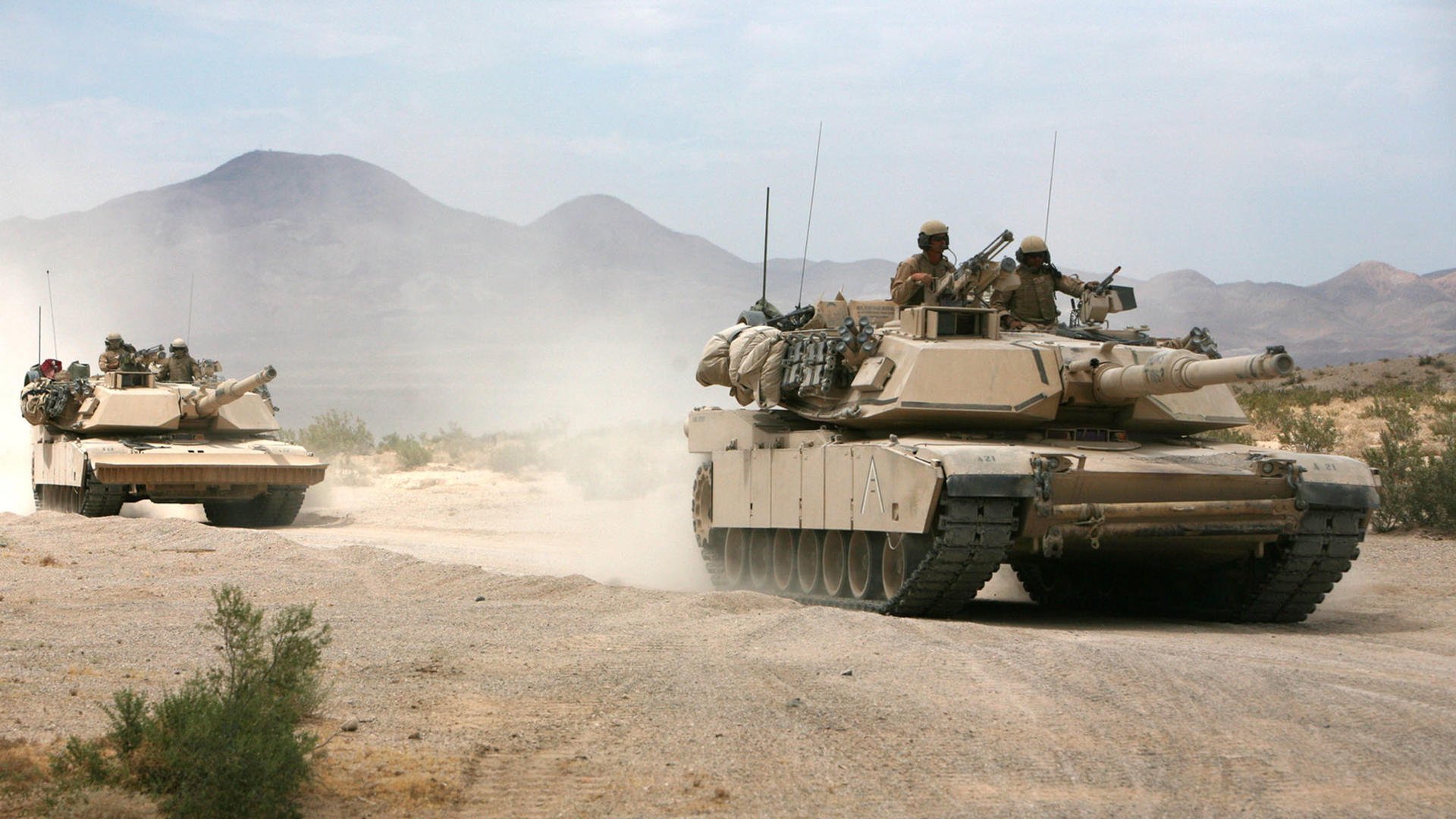 全黑队的防守策略严密且迅速反击，形成致命打击，全黑球衣什么意思